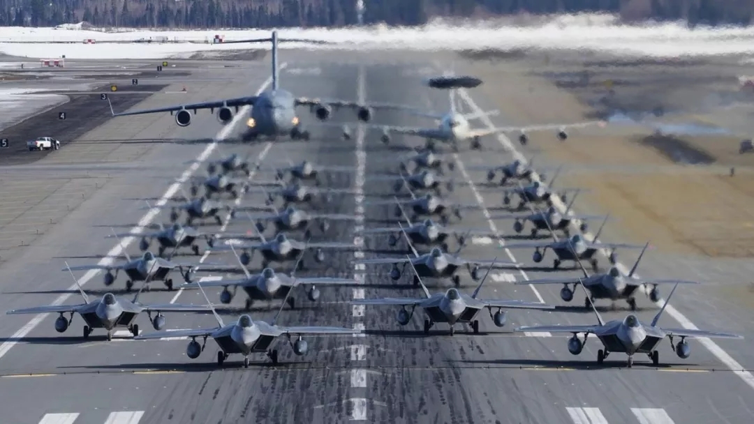 隱身制空戰斗機先行者—F-22